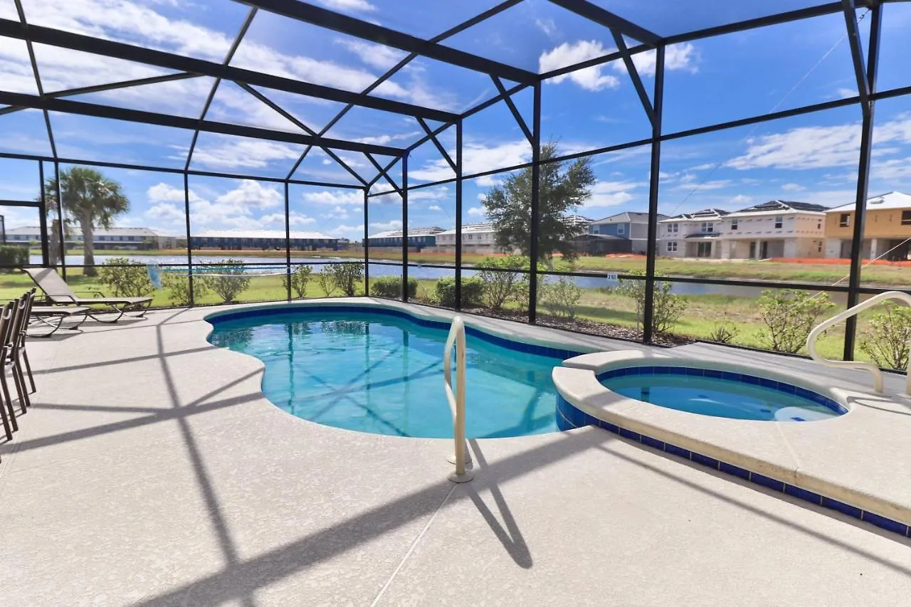 Holiday home Solterra Resort: South-Facing 6-Bed Pool Home with Resort Amenities Davenport