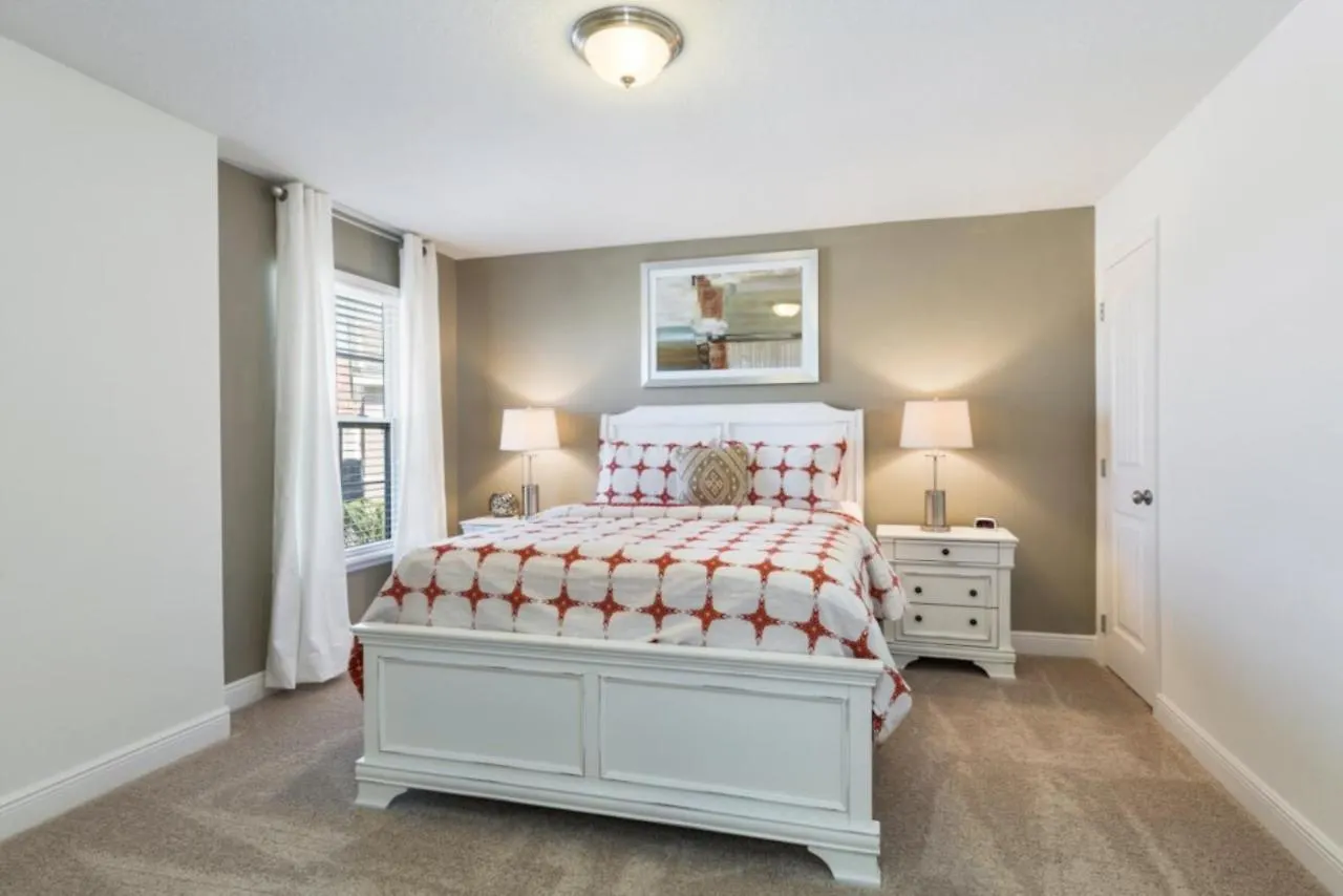 Solterra Resort: South-Facing 6-Bed Pool Home with Resort Amenities Davenport