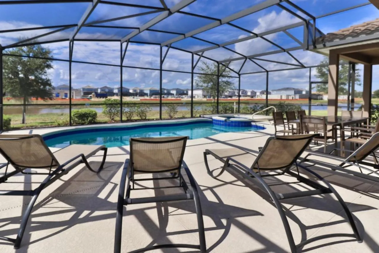 Solterra Resort: South-Facing 6-Bed Pool Home with Resort Amenities Davenport Holiday home