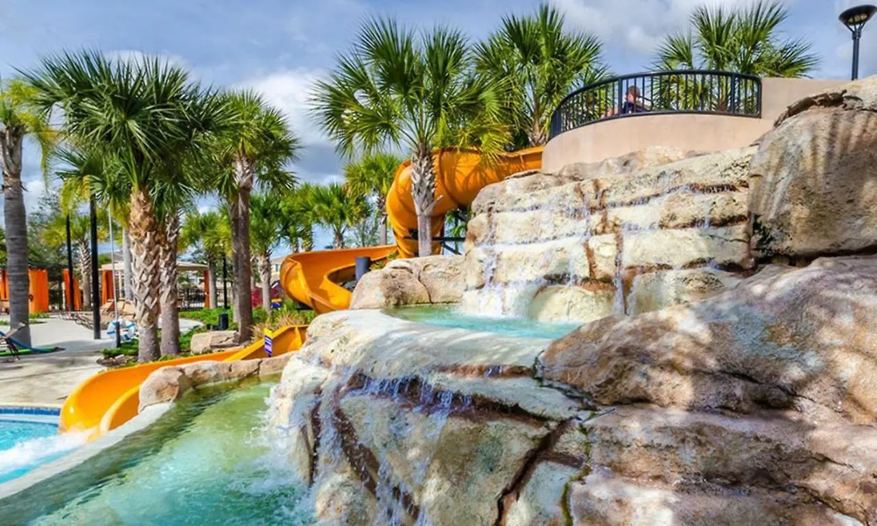 Holiday home Solterra Resort: South-Facing 6-Bed Pool Home with Resort Amenities Davenport